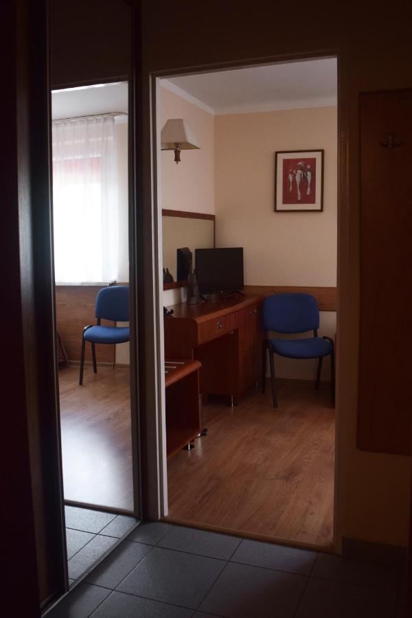 Hotel Skaut Chorzów Exterior foto