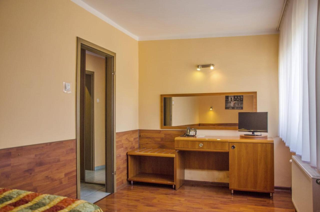 Hotel Skaut Chorzów Exterior foto